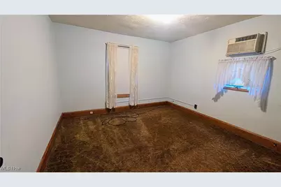 921 Camden Avenue SW, Canton, OH 44706 - Photo 6