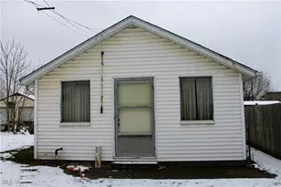 921 Camden Ave SW, Canton, OH 44706 - Photo 10