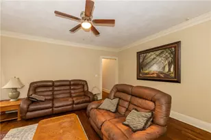 2634 Mayfield Rd, Cleveland Heights, OH 44106 - Photo 6