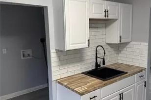 13309 Wilton Ave, Loveland, OH 44135 - Photo 2