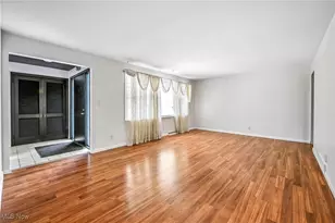 675 Blueberry Hill Dr, Canfield, OH 44406 - Photo 10