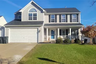 683 Whippoorwill Ln, Wadsworth, OH 44281 - Photo 2