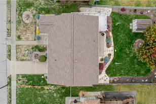 225 Florida Ave, Weirton, WV 26062 - Photo 2