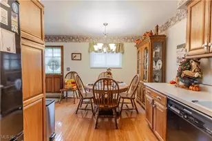 225 Florida Ave, Weirton, WV 26062 - Photo 8