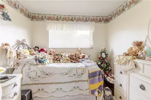 225 Florida Ave, Weirton, WV 26062 - Photo 10