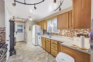 40 Lakeview Dr, Grafton, OH 44044 - Photo 8