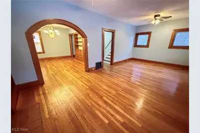 827 Winona Drive, Youngstown, OH 44511 - Photo 2