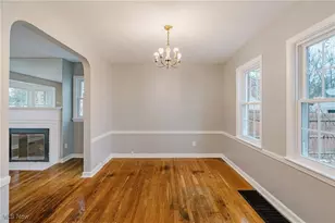 571 E 260th St, Euclid, OH 44132 - Photo 8