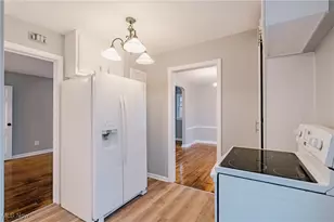 571 E 260th St, Euclid, OH 44132 - Photo 12