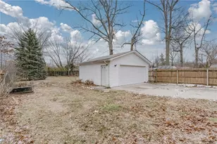 571 E 260th St, Euclid, OH 44132 - Photo 30