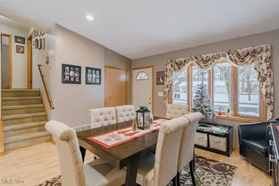 718 Hartford Drive, Elyria, OH 44035 - Photo 4