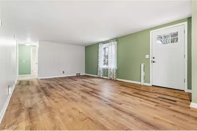 1202 37th Street NW, Canton, OH 44709 - Photo 6