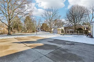 483 Parkside Dr, Akron, OH 44313 - Photo 40