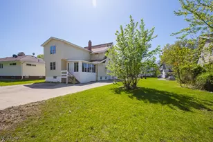 1063 Packard Dr, Akron, OH 44320 - Photo 38