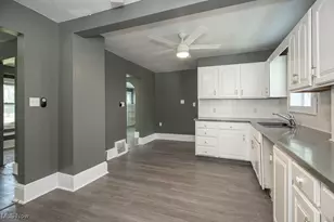 1063 Packard Dr, Akron, OH 44320 - Photo 16