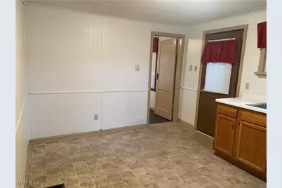 103 Wallace Street, St Clairsville, OH 43950 - Photo 4