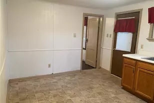 103 Wallace St, St Clairsville, OH 43950 - Photo 4