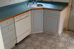 828 E 216th St, Euclid, OH 44119 - Photo 8