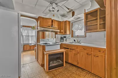 312 Chestnut Street, Fairport Harbor, OH 44077 - Photo 4