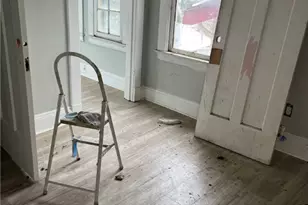 10212 Kinsman Rd, Loveland, OH 44104 - Photo 32