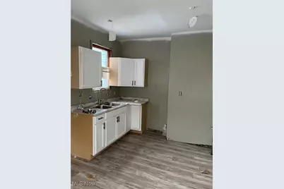 10212 Kinsman Road, Loveland, OH 44104 - Photo 8