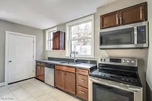 561 Melrose St, Akron, OH 44305 - Photo 12