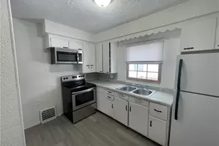 944 Baughman St, Akron, OH 44320 - Photo 8