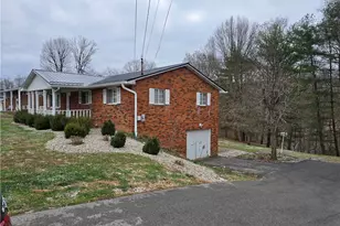 496 Kittle St, Williamstown, WV 26187 - Photo 2