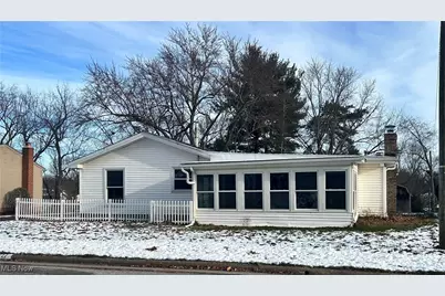 727 Circle Hill Road SE, North Canton, OH 44720 - Photo 2