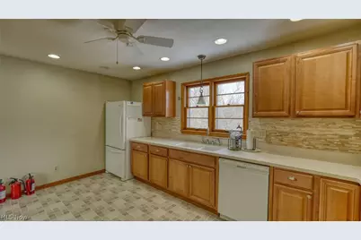 110 Cherry Lane, New Concord, OH 43762 - Photo 6