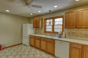 110 Cherry Ln, New Concord, OH 43762 - Photo 6