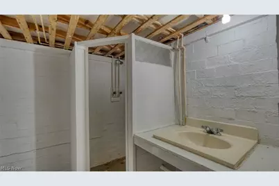 110 Cherry Lane, New Concord, OH 43762 - Photo 36