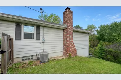 110 Cherry Lane, New Concord, OH 43762 - Photo 4