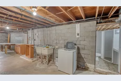 110 Cherry Lane, New Concord, OH 43762 - Photo 32