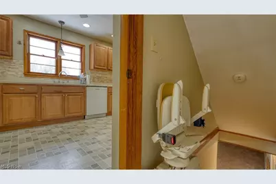 110 Cherry Lane, New Concord, OH 43762 - Photo 8