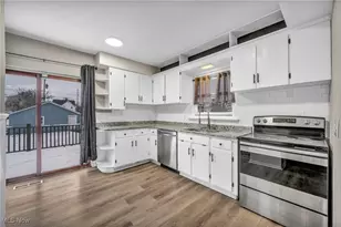 412 Jefferson St, Elyria, OH 44035 - Photo 14