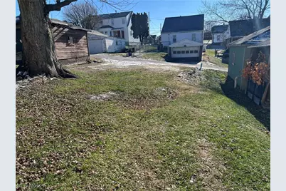 132 School Street, Weirton, WV 26062 - Photo 2