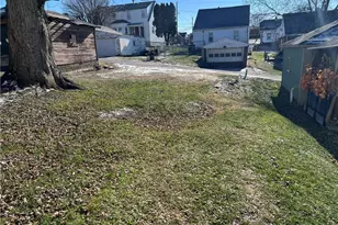 132 School St, Weirton, WV 26062 - Photo 2