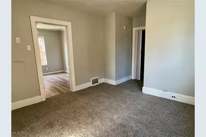 132 School Street, Weirton, WV 26062 - Photo 6