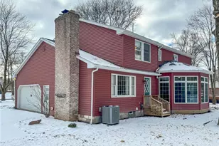 1424 Turnberry Dr, Boardman, OH 44512 - Photo 2