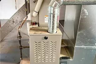 34 W Lewis St, Struthers, OH 44471 - Photo 10