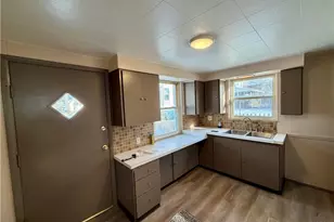 34 W Lewis St, Struthers, OH 44471 - Photo 2