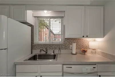 1589 Lee Terrace #F7, Wickliffe, OH 44092 - Photo 10