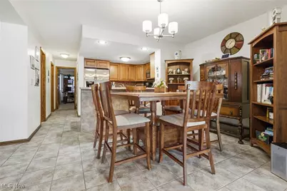 540 Meredith Lane, Cuyahoga Falls, OH 44223 - Photo 8