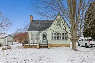 576 W Ohio Ave, Sebring, OH 44672 - Photo 2