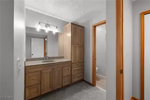 6667 Hidden Lake Trail, Brecksville, OH 44141 - Photo 12