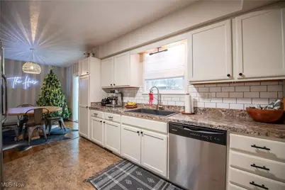 6045 Cleveland Avenue SE, East Sparta, OH 44626 - Photo 12