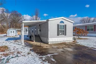 237 Amherst Mobile Home, Amherst, OH 44001 - Photo 2