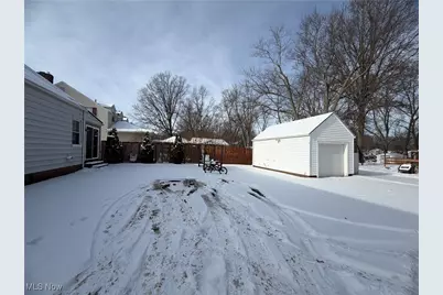329 37th Street NW, Canton, OH 44709 - Photo 6