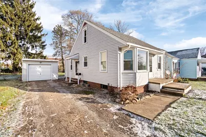 1331 Spangler Street NE, Canton, OH 44714 - Photo 2